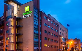 Holiday Inn Express Glasgow Riverside